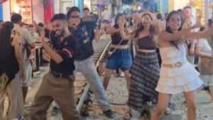 When in Vietnam, dance like a Bollywood star 2 OrangeNews9 OrangeNews9